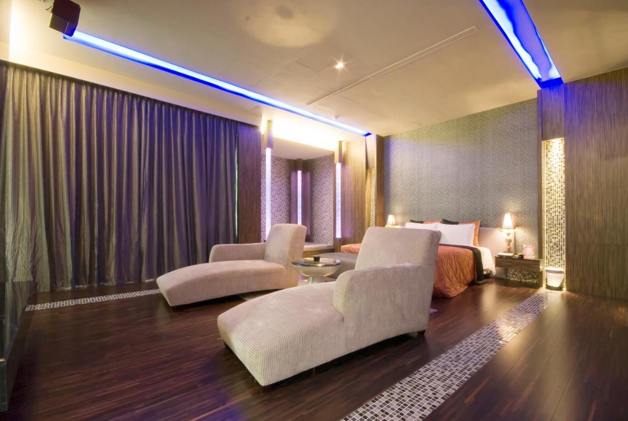 Harport Motel Kaohsiung Esterno foto